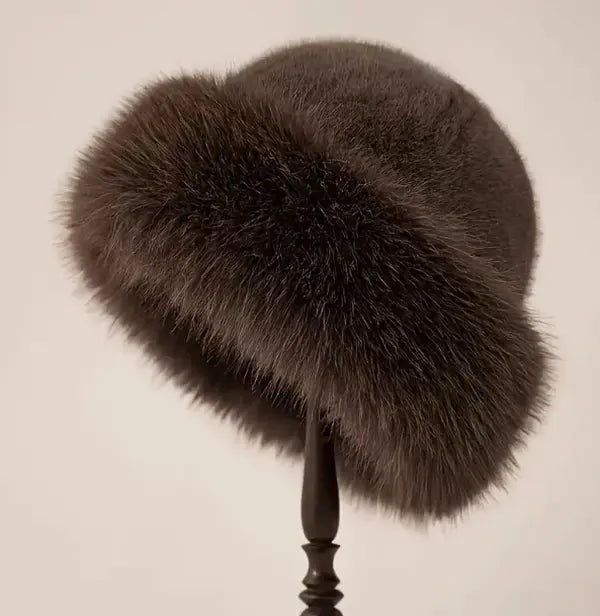 Élégant bonnet d'hiver pour femme, en peluche épaisse et chaude de style mongol, avec protection des oreilles, ajustement élastique et bordure en fausse fourrure douce, chaleur légère pour temps froid, activités de plein air.
