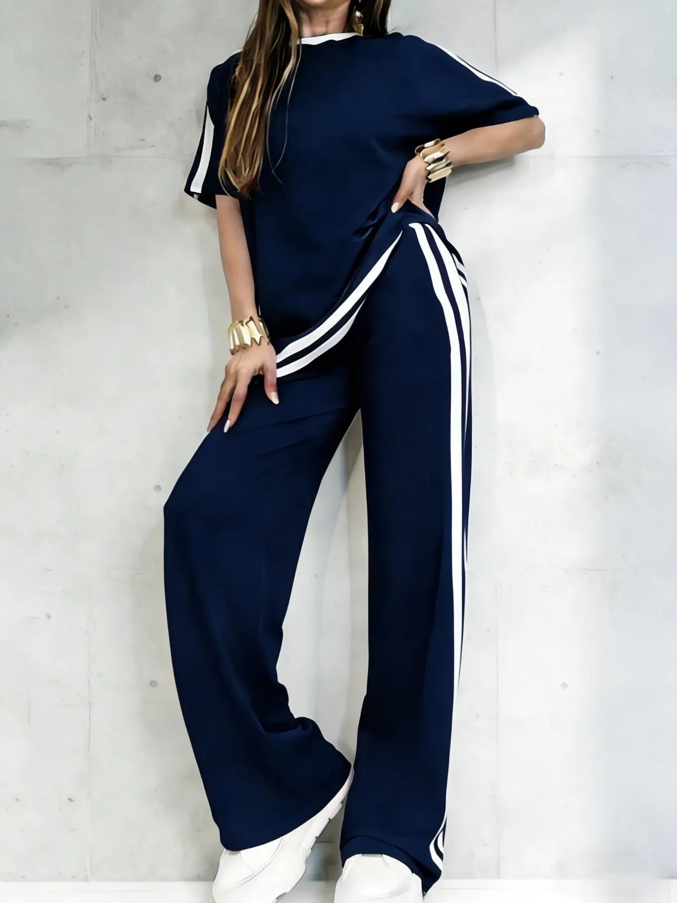Ensemble de Sport Décontracté pour Femmes, Haut à Col Rond et Manches Courtes avec Ourlet Fendu et Pantalon Long Rayé, Ensemble Deux Pièces Printemps/Été