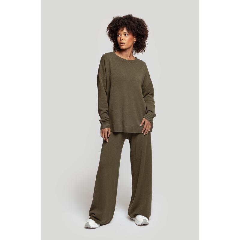 Ensemble deux pièces en maille : T-shirt à manches longues, col rond, pantalon taille élastiquée, maille moyenne, confortable et polyvalent, prêt-à-porter féminin, adapté au quotidien, particulièrement pour les intersaisons.