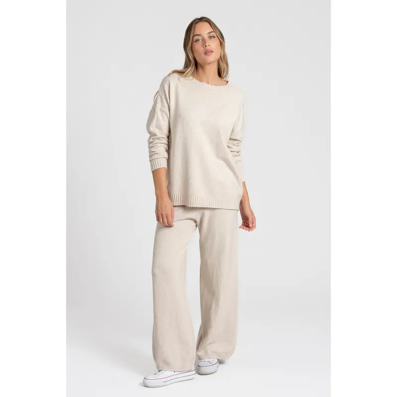 Ensemble deux pièces en maille : T-shirt à manches longues, col rond, pantalon taille élastiquée, maille moyenne, confortable et polyvalent, prêt-à-porter féminin, adapté au quotidien, particulièrement pour les intersaisons.