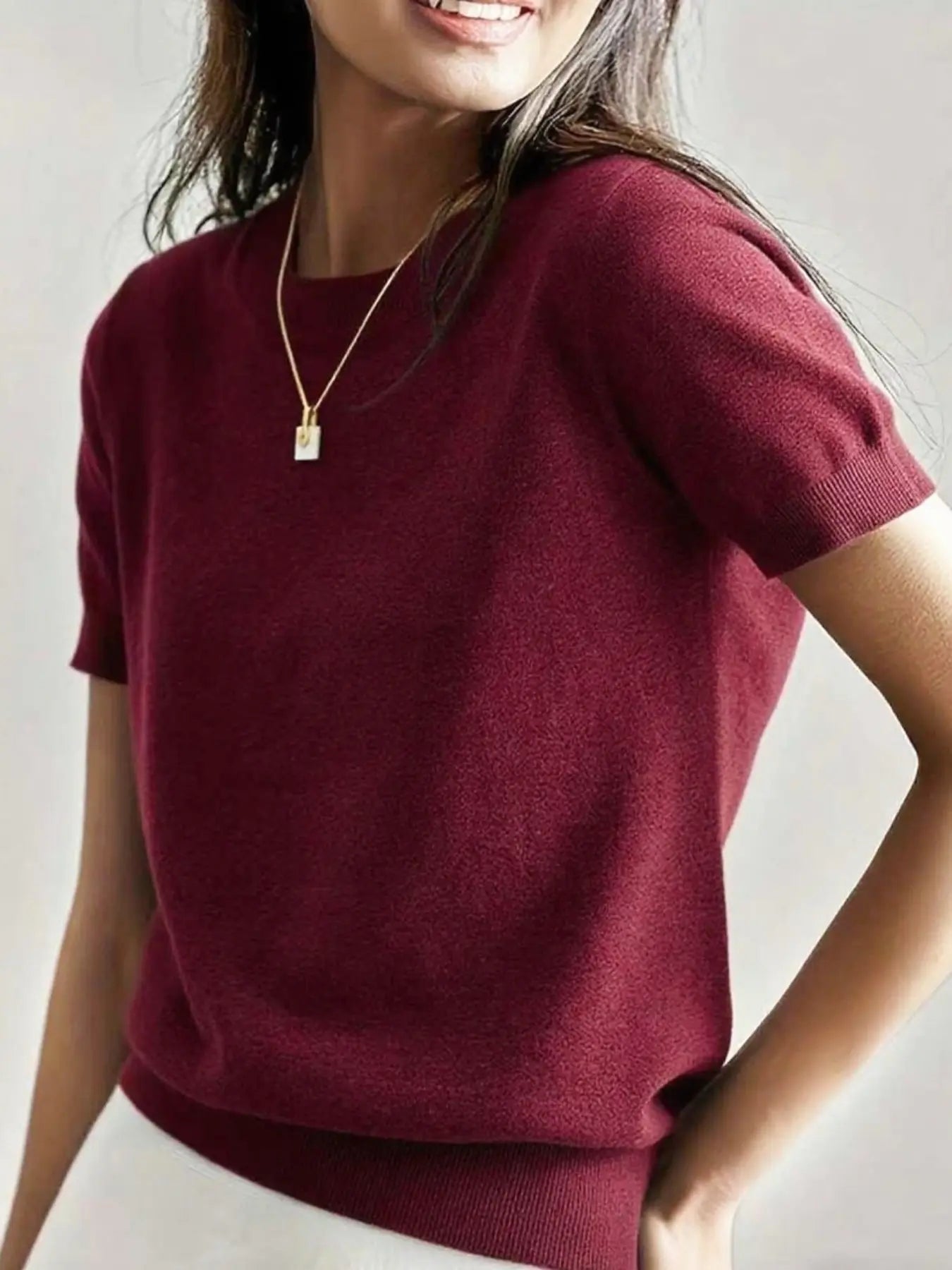 Pull en maille unie à col rond et manches courtes pour femme, tricot basique décontracté pour le printemps et l'automne, vêtements en tricot tendance pour femme pour le quotidien, prêt-à-porter féminin