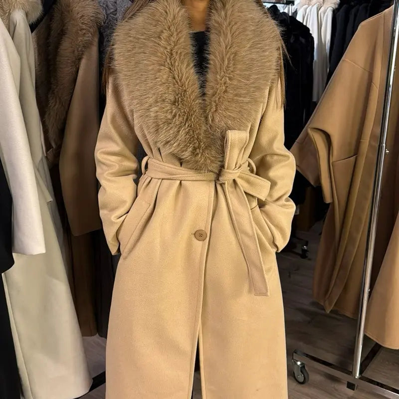 Manteau à col fourrure de haute qualité - Chic et élégant, Conçu pour un look stylé et confortable.