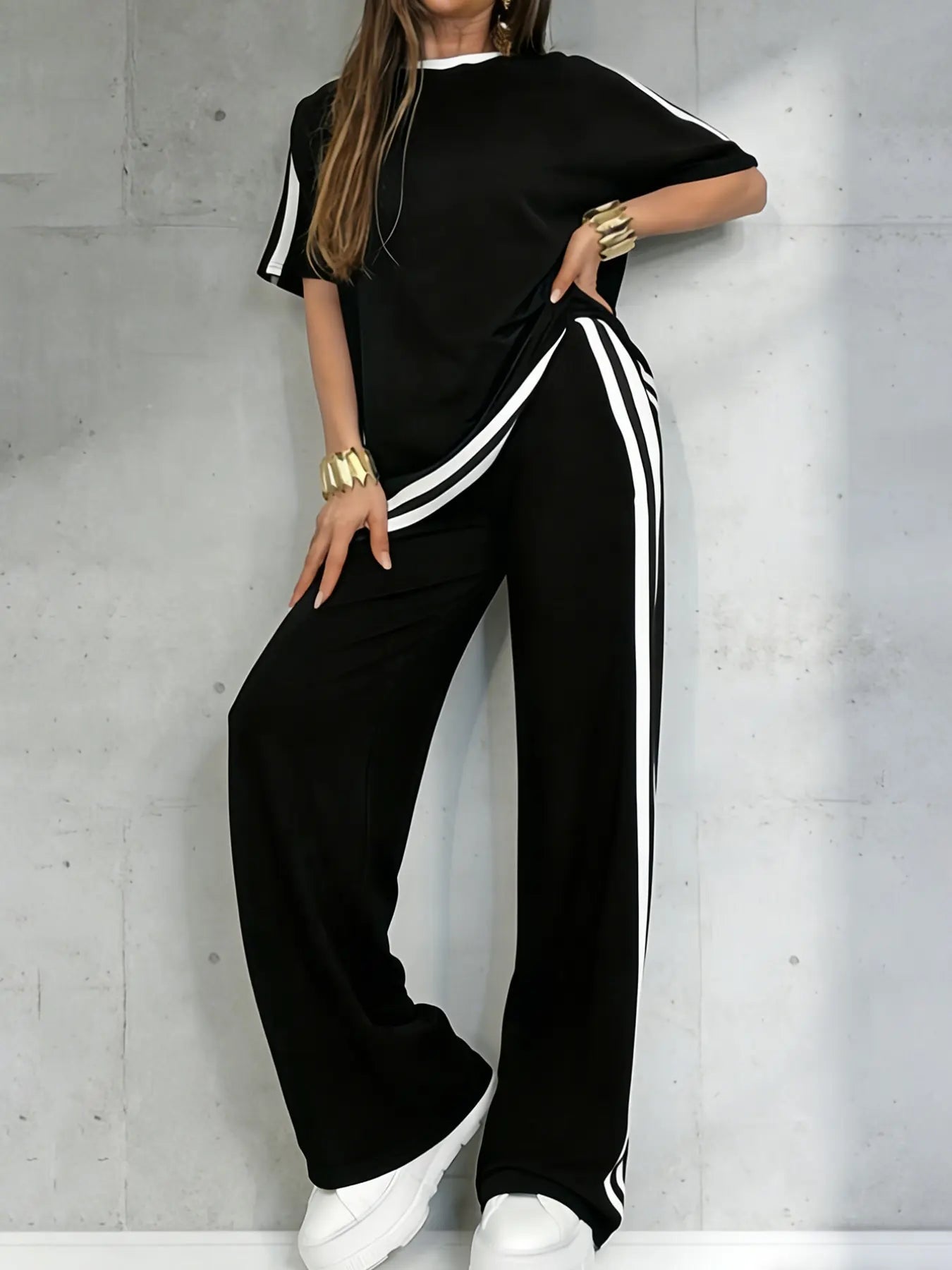 Ensemble de Sport Décontracté pour Femmes, Haut à Col Rond et Manches Courtes avec Ourlet Fendu et Pantalon Long Rayé, Ensemble Deux Pièces Printemps/Été
