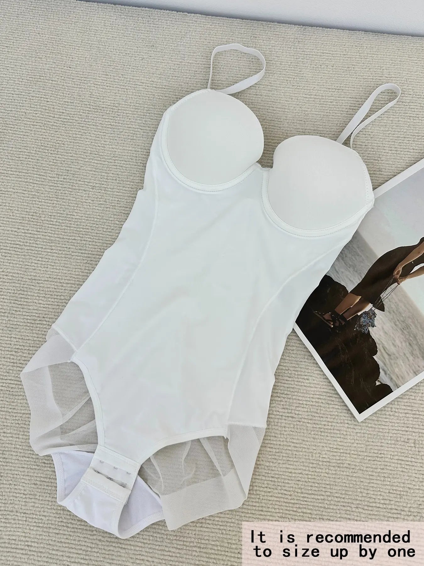 Gaine amincissante avec soutien-gorge, bretelles réglables et fermeture à agrafe, sous-vêtement sculptant léger pour femme, parfait pour les robes de soirée