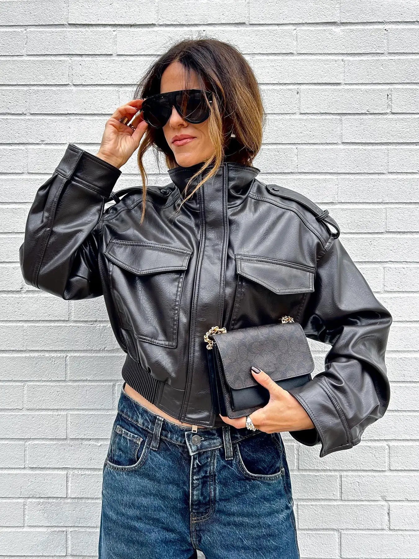 Blouson de motard style bomber pour femme en similicuir vert olive avec col montant et poches à rabat, vêtement d'extérieur court décontracté style streetwear