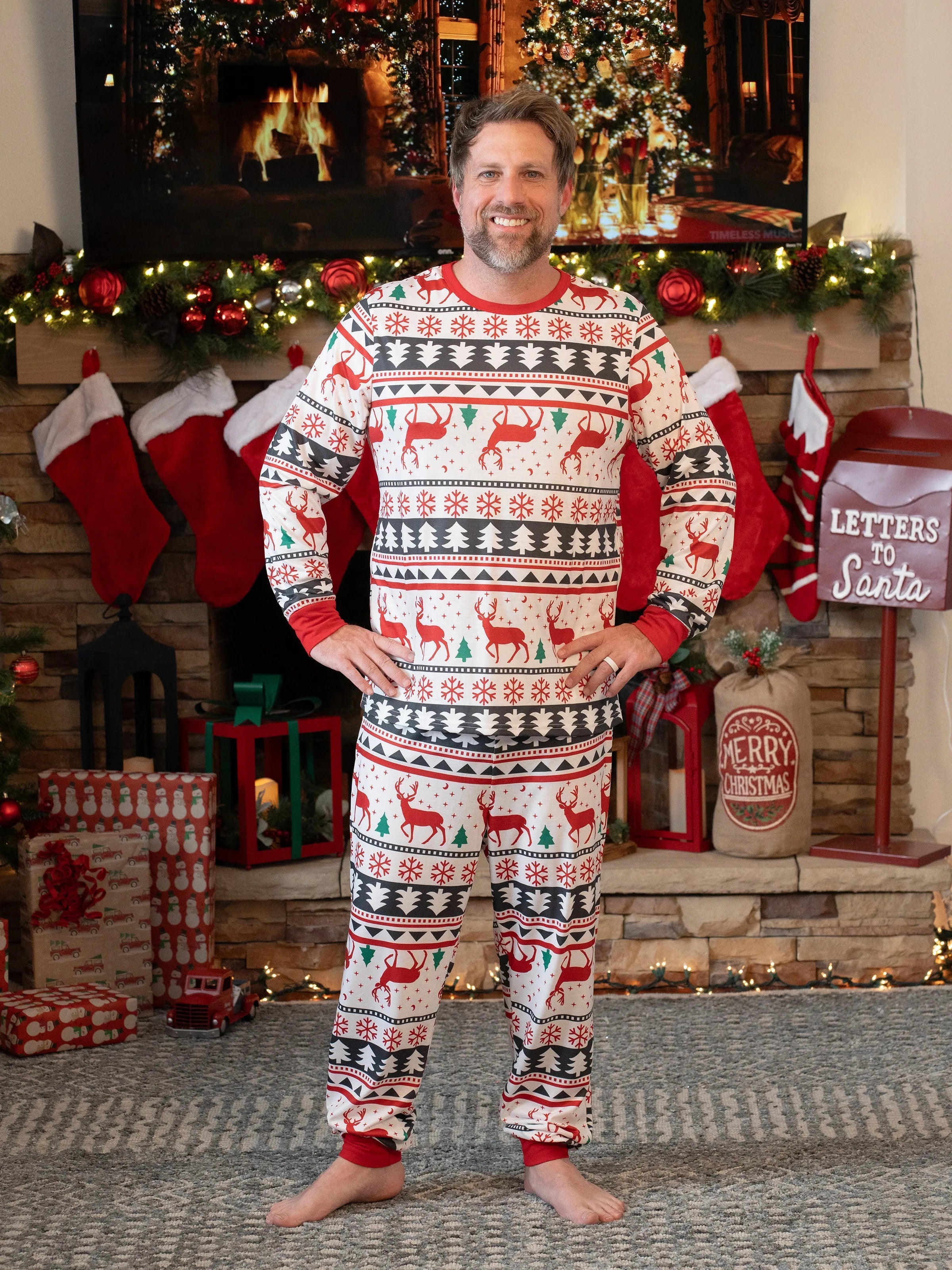 Pyjamas de Noël pour la famille, motif rennes, manches longues avec chaussettes de Noël (Sécurité certifiée SGS) Rouge et blanc