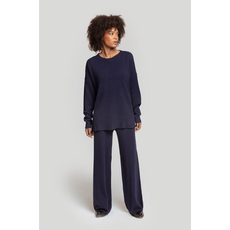 Ensemble deux pièces en maille : T-shirt à manches longues, col rond, pantalon taille élastiquée, maille moyenne, confortable et polyvalent, prêt-à-porter féminin, adapté au quotidien, particulièrement pour les intersaisons.
