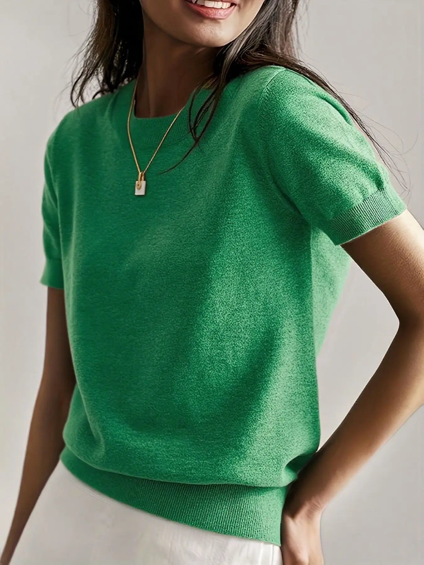 Pull en maille unie à col rond et manches courtes pour femme, tricot basique décontracté pour le printemps et l'automne, vêtements en tricot tendance pour femme pour le quotidien, prêt-à-porter féminin