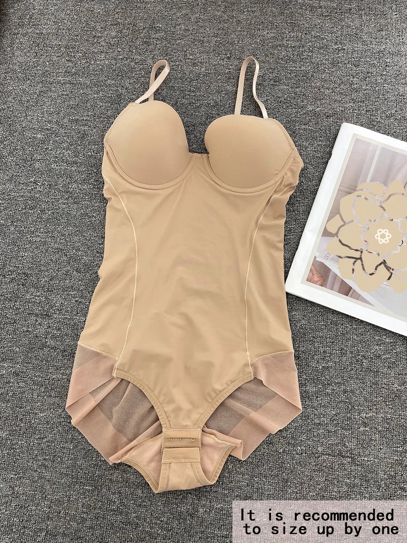 Gaine amincissante avec soutien-gorge, bretelles réglables et fermeture à agrafe, sous-vêtement sculptant léger pour femme, parfait pour les robes de soirée