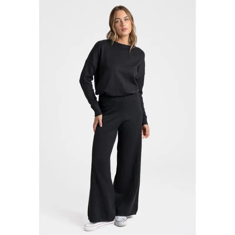 Ensemble deux pièces en maille : T-shirt à manches longues, col rond, pantalon taille élastiquée, maille moyenne, confortable et polyvalent, prêt-à-porter féminin, adapté au quotidien, particulièrement pour les intersaisons.