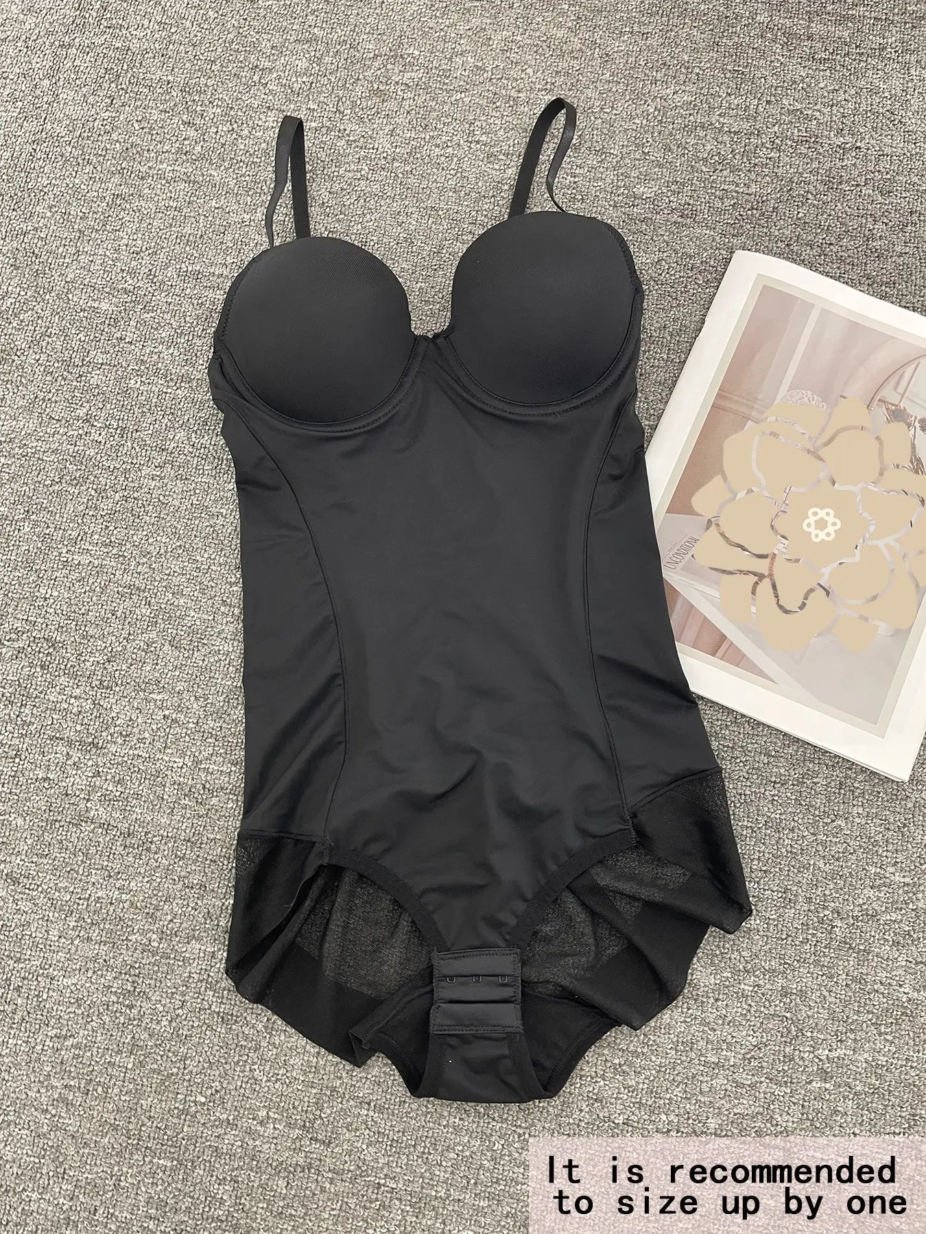 Gaine amincissante avec soutien-gorge, bretelles réglables et fermeture à agrafe, sous-vêtement sculptant léger pour femme, parfait pour les robes de soirée