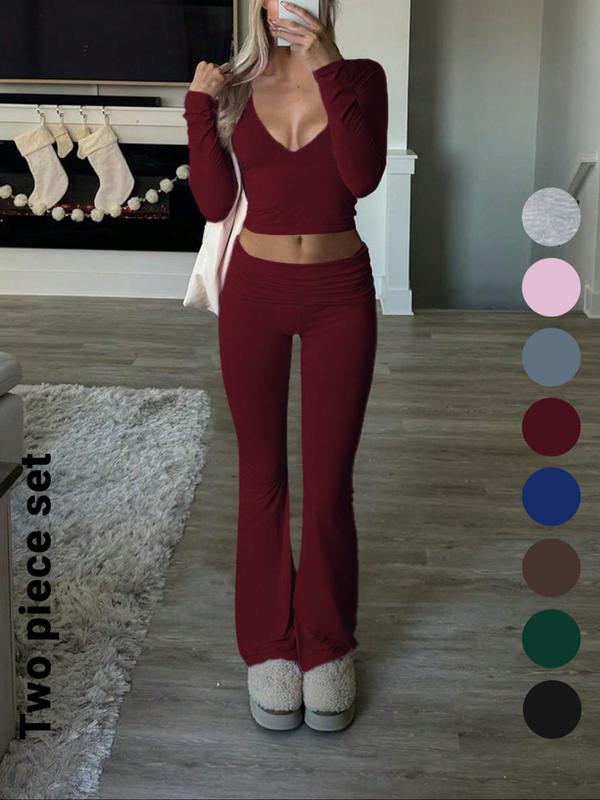 Ensemble deux pièces col en V manches longues, coupe décontractée élégante, haut court et pantalon slim pour l'automne-hiver, tissu modéré, design couleur unie