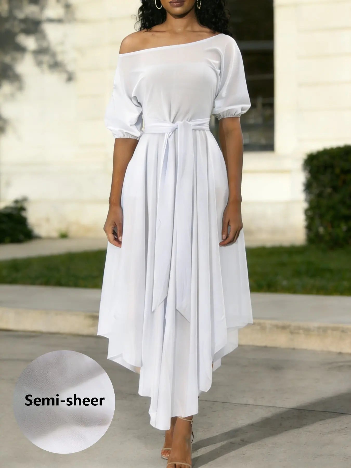 Robe fendue unie à col bateau et ceinture pour femme