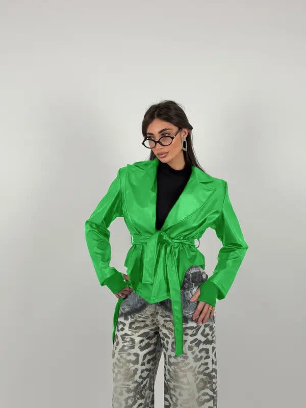 Veste avec ceinture à la taille