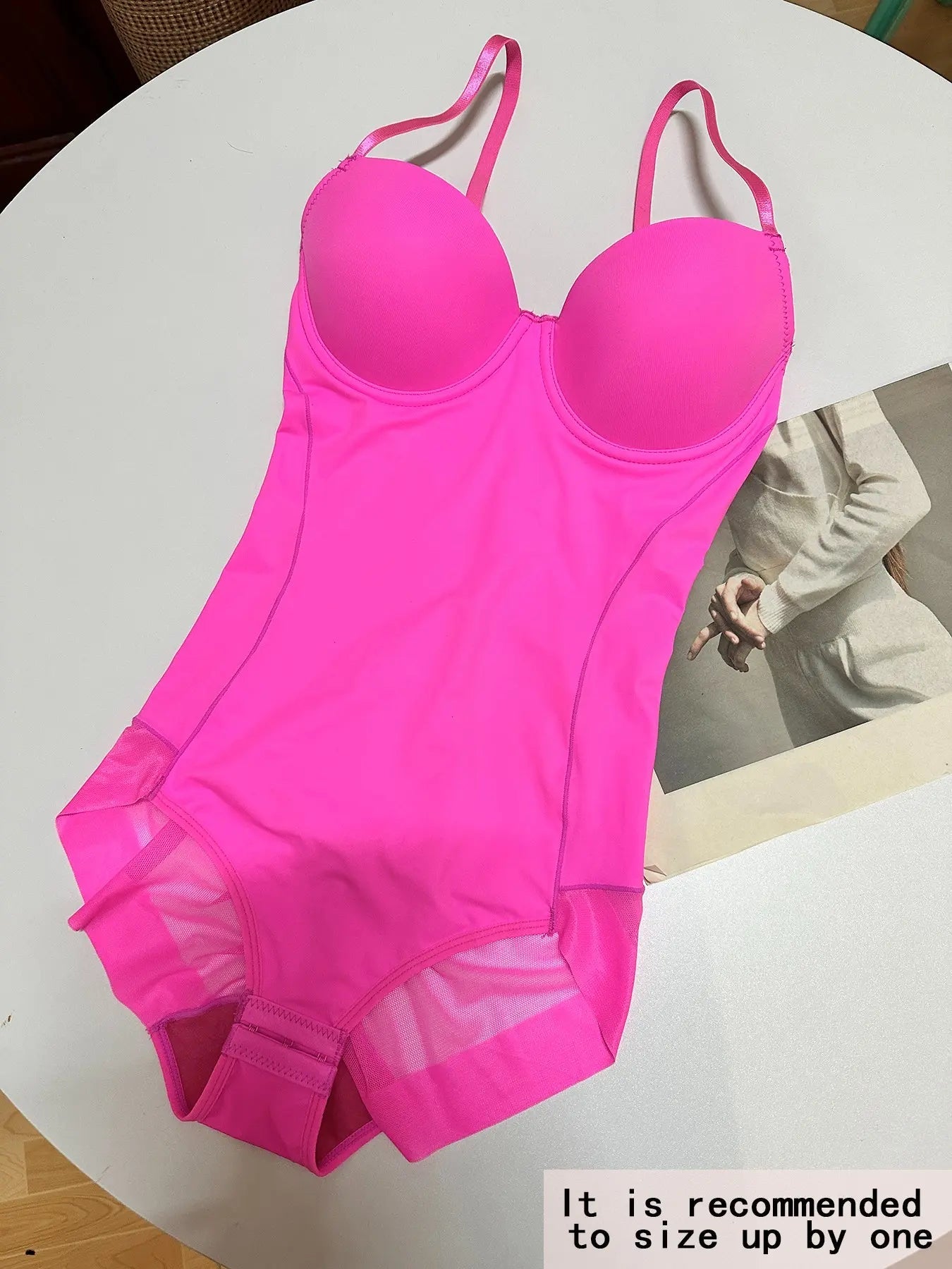 Gaine amincissante avec soutien-gorge, bretelles réglables et fermeture à agrafe, sous-vêtement sculptant léger pour femme, parfait pour les robes de soirée
