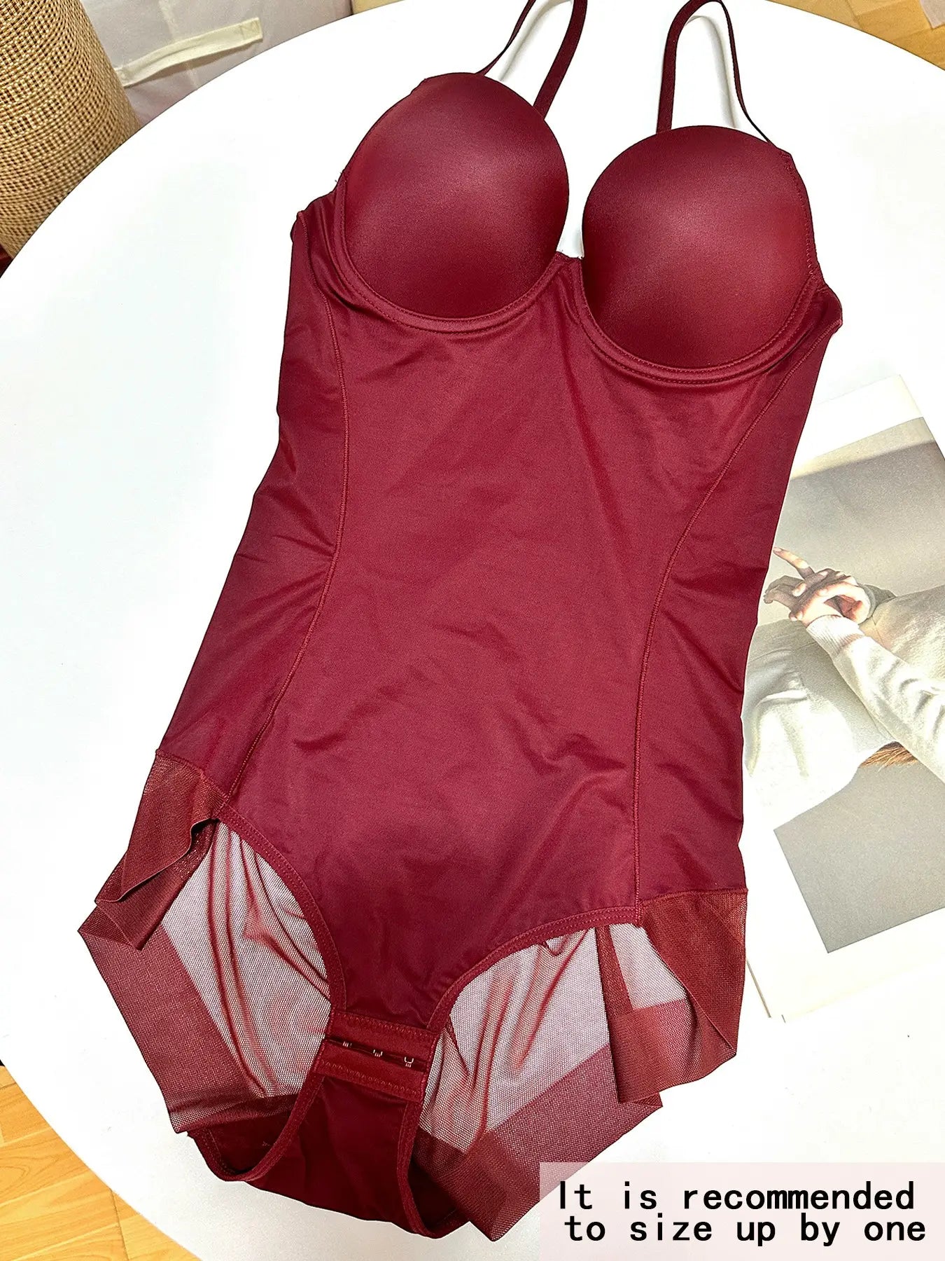 Gaine amincissante avec soutien-gorge, bretelles réglables et fermeture à agrafe, sous-vêtement sculptant léger pour femme, parfait pour les robes de soirée