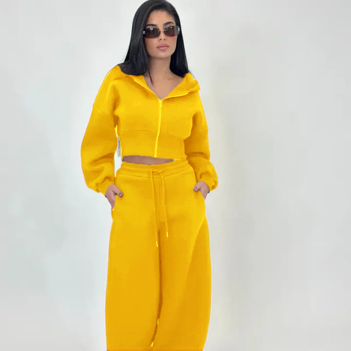 Ensemble de sport - Un survêtement deux pièces comprenant un sweat à capuche zippé à motif crocodile et un pantalon de jogging ample, doublé de molleton doux pour un confort optimal.