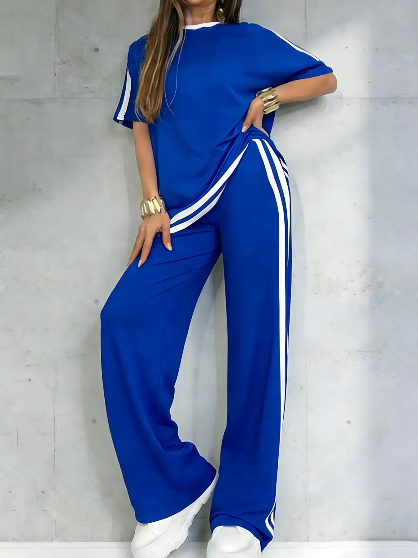 Ensemble de Sport Décontracté pour Femmes, Haut à Col Rond et Manches Courtes avec Ourlet Fendu et Pantalon Long Rayé, Ensemble Deux Pièces Printemps/Été