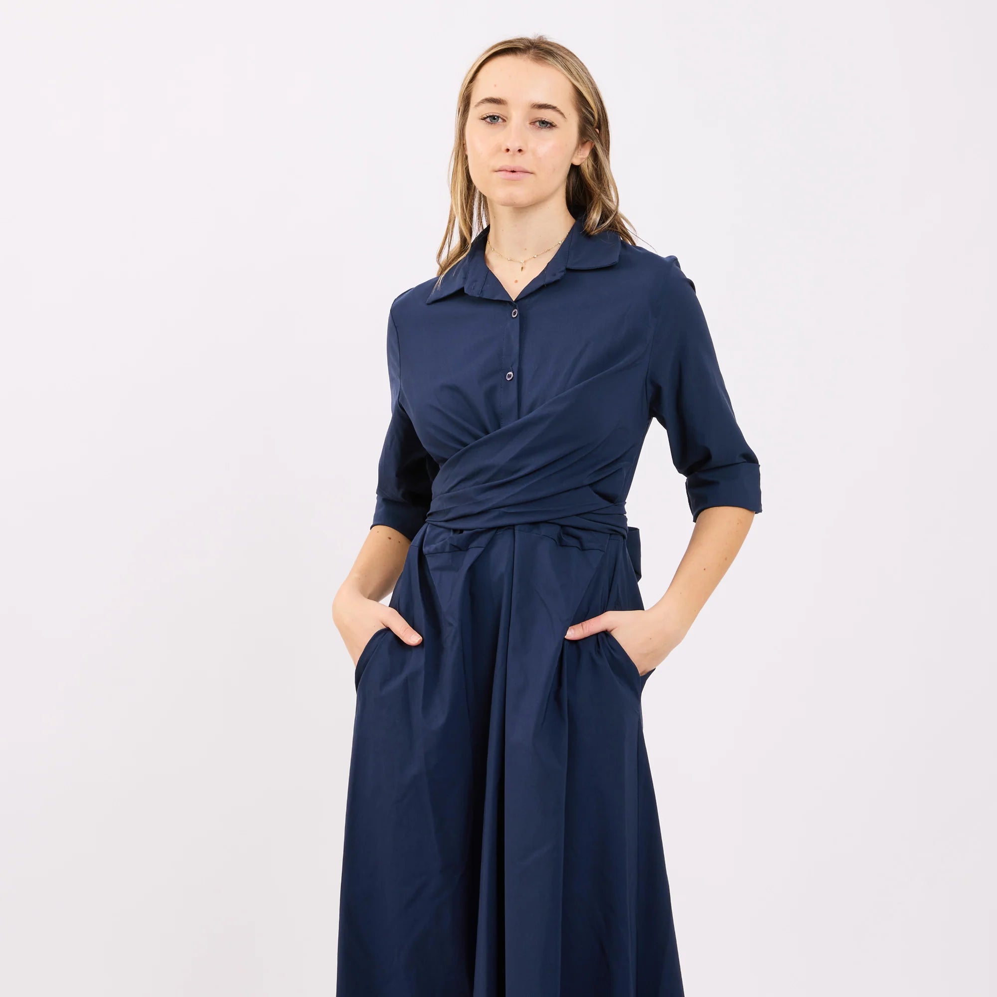 2026 Bea, Robe Longue Ceinturée À La Taille