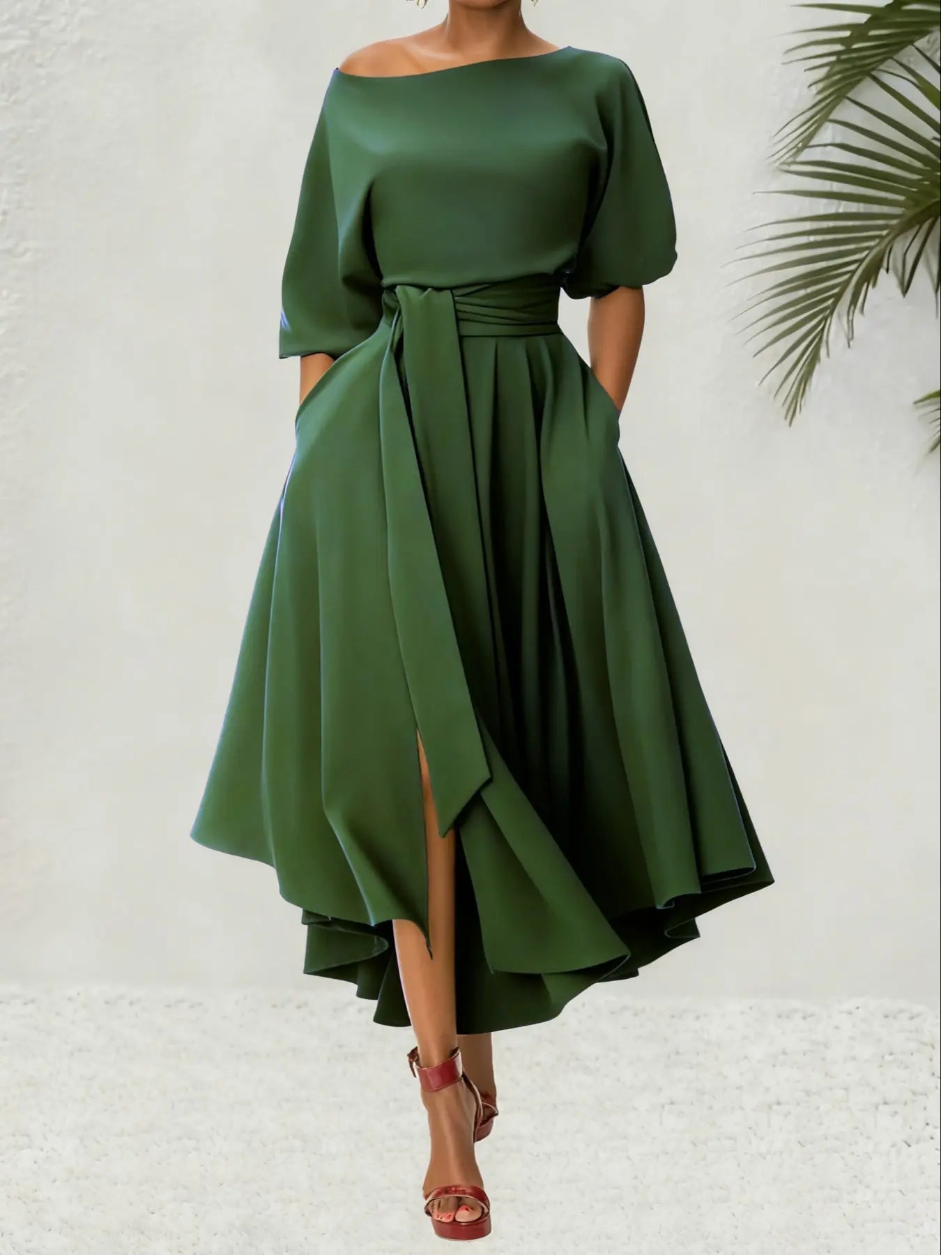 Robe fendue unie à col bateau et ceinture pour femme