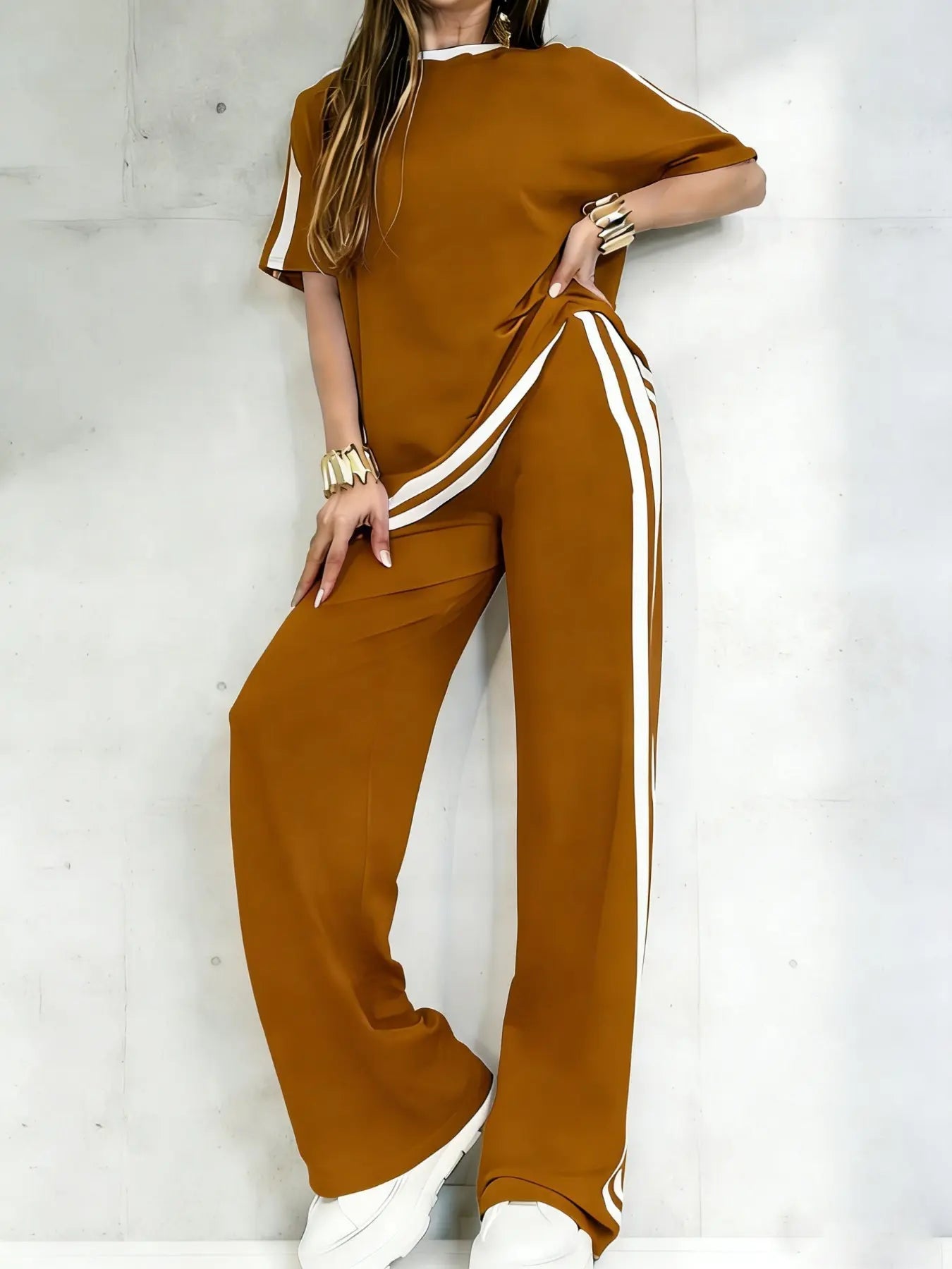 Ensemble de Sport Décontracté pour Femmes, Haut à Col Rond et Manches Courtes avec Ourlet Fendu et Pantalon Long Rayé, Ensemble Deux Pièces Printemps/Été