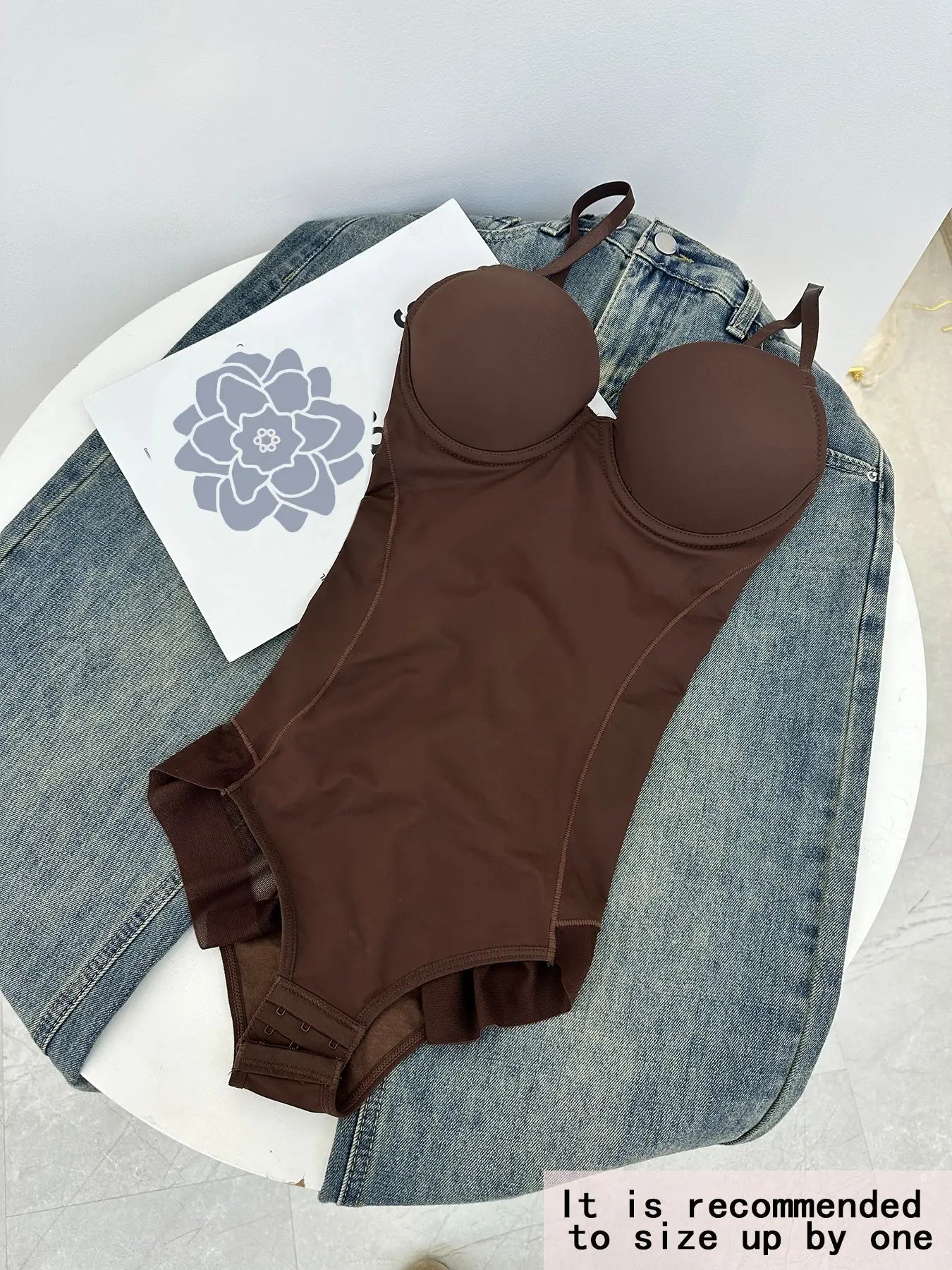 Gaine amincissante avec soutien-gorge, bretelles réglables et fermeture à agrafe, sous-vêtement sculptant léger pour femme, parfait pour les robes de soirée