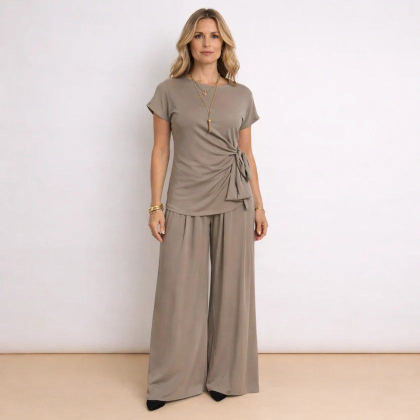 Ensemble avec pantalon fluide et haut à nœud