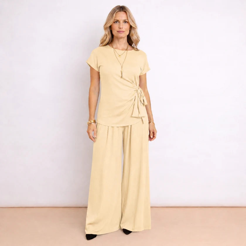 Ensemble avec pantalon fluide et haut à nœud