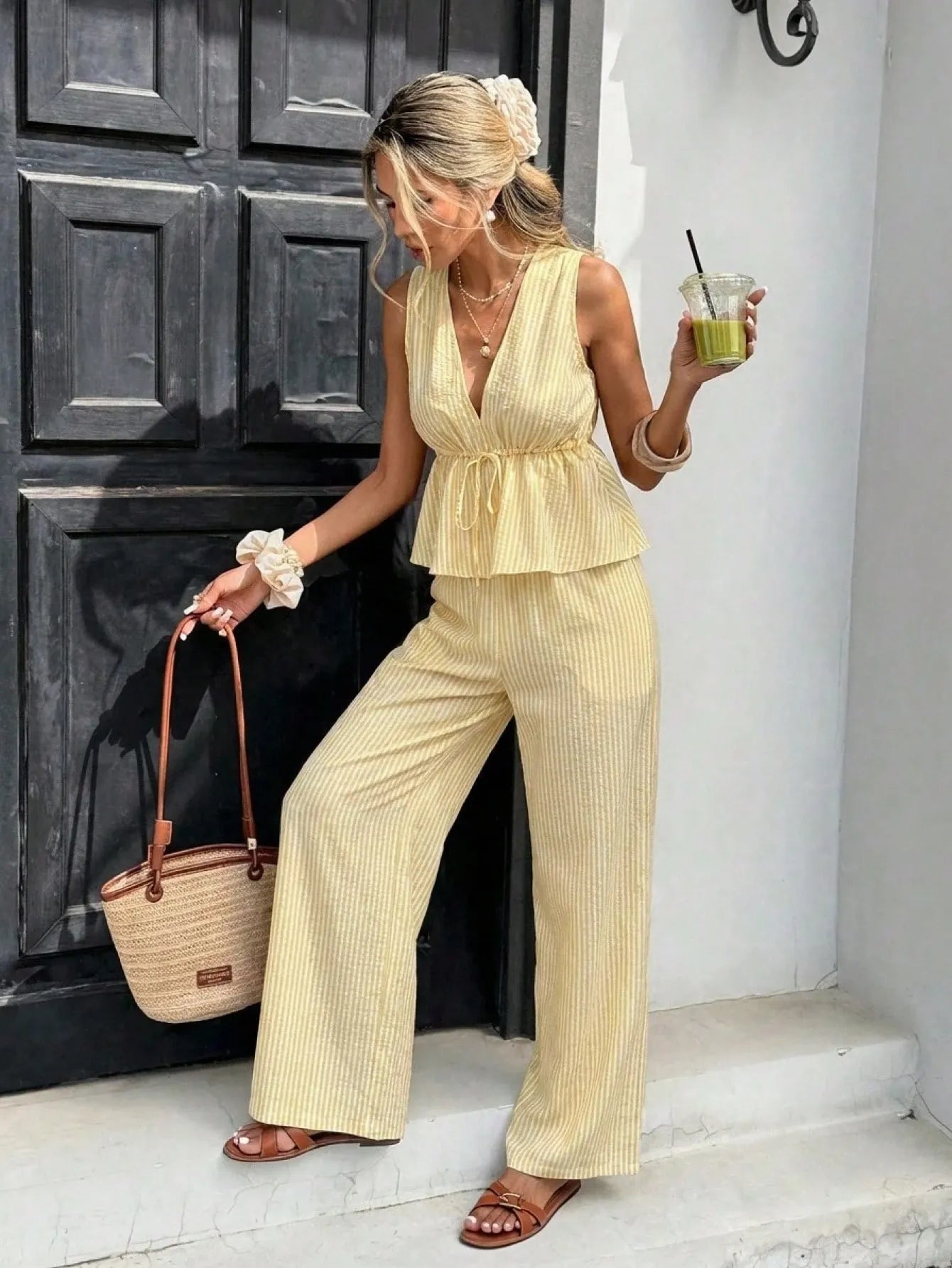 Ensemble deux pièces rayé pour femme : Haut sans manches à nouer à la taille et pantalon long décontracté — Style bohème vintage, tenue de ville