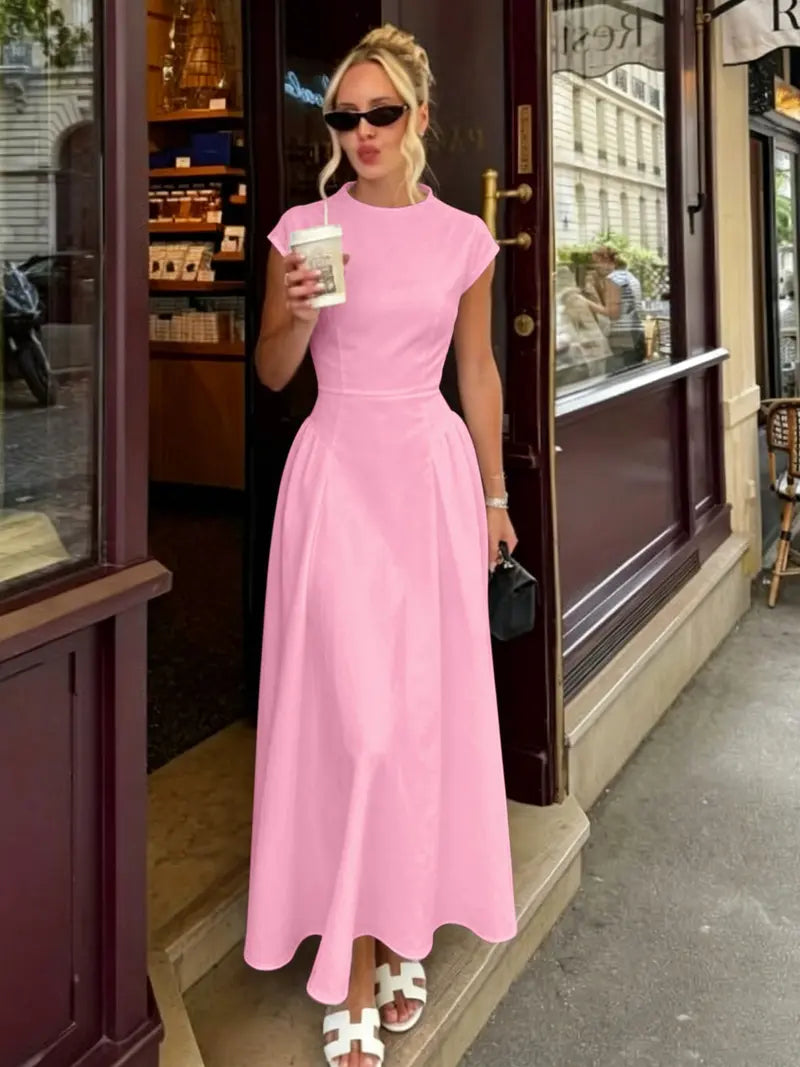 Robe longue sans manches évasée et cintrée