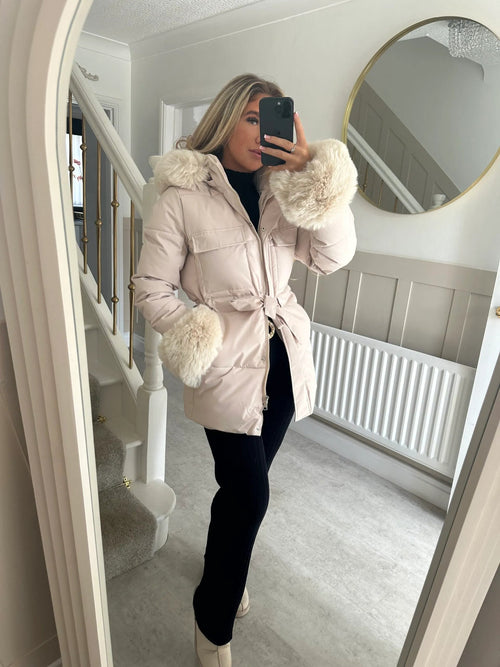 Manteau en fausse fourrure