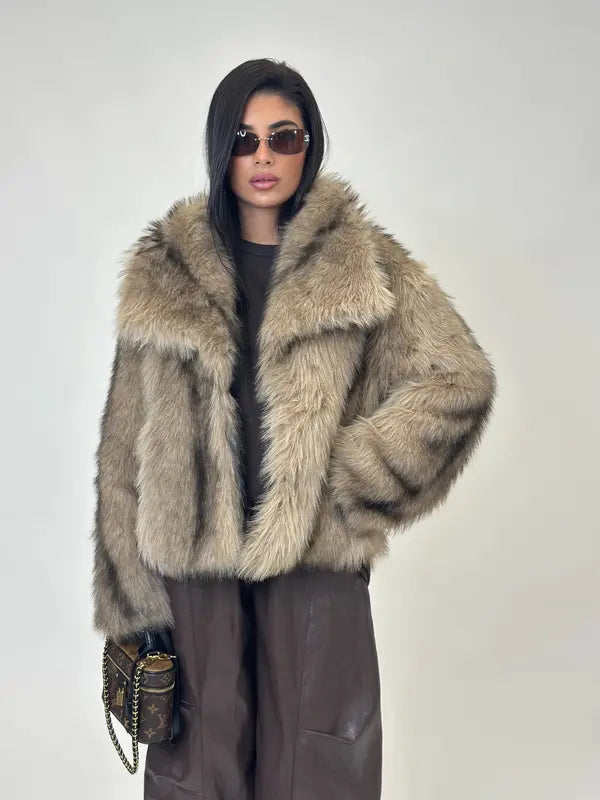 Veste en fausse fourrure unie pour femme, manteau décontracté à col et manches longues pour l'automne et l'hiver, vêtements quotidiens pour femme, hauts mignons